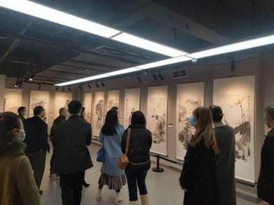 翰墨揚(yáng)清風(fēng)，光影繪廉韻——市自然資源局組織黨員干部參觀‘蜀道清風(fēng)’廉潔文化書法美術(shù)攝影作品展